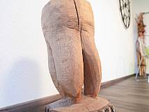 Zahnfigur aus Holz
